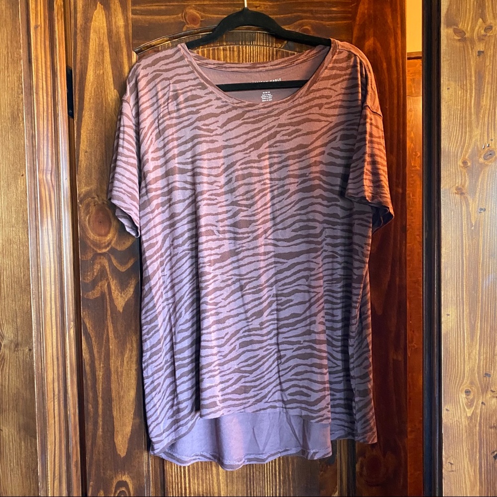 American Eagle soft and sexy mauve zebra tee